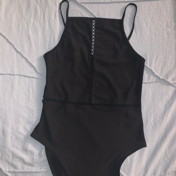 Divided black bodysuit - Picture 2 of 4